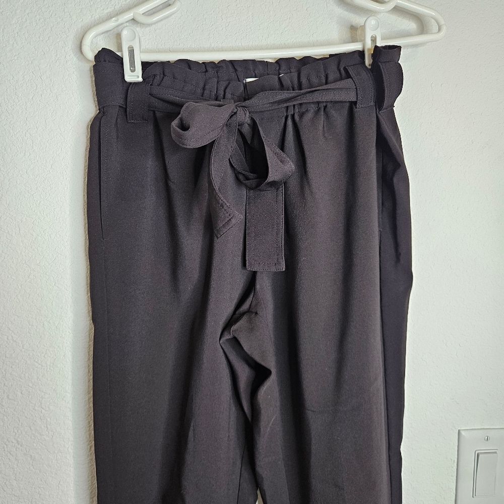 Lila Ryan Lenora paper bag capri, size medium, black